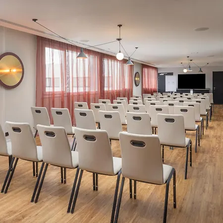 Отель Hyatt Place Paris Charles De Gaulle Airport 4*