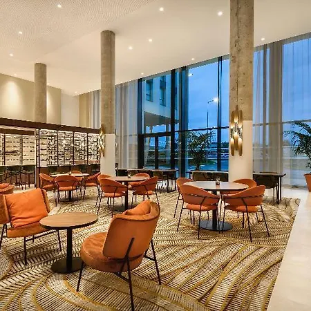 Hyatt Place Paris Charles De Gaulle Airport 酒店 4*